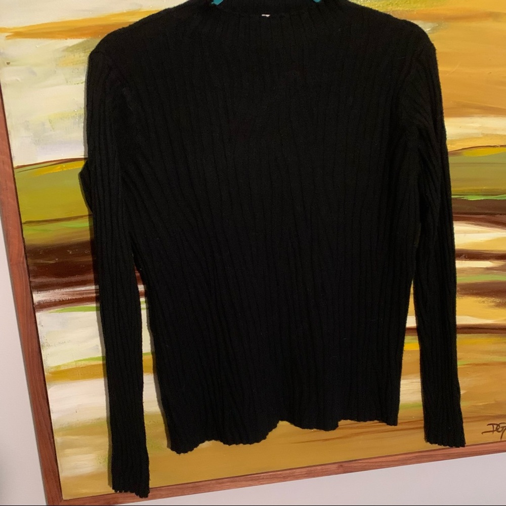 Black ribbed crew neck sweater